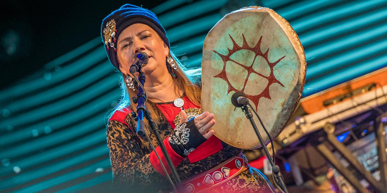 Mari Boine drums at Riddu riddu festival