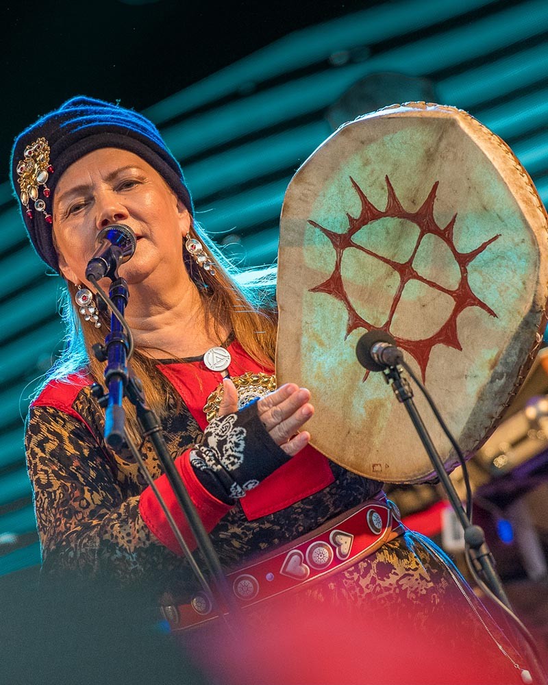 Mari Boine drums at Riddu riddu festival